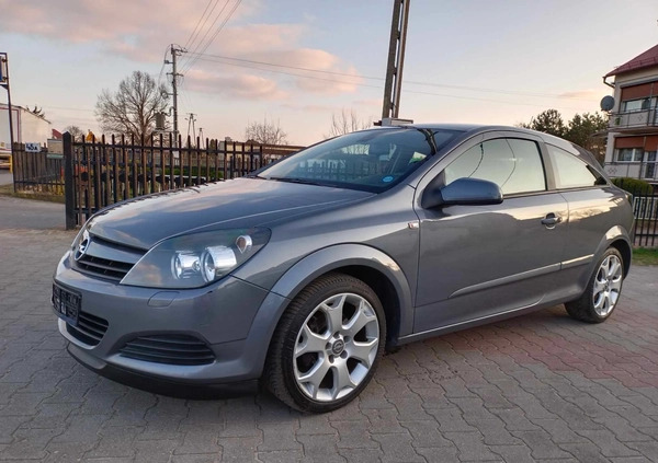 Opel Astra cena 9900 przebieg: 220000, rok produkcji 2005 z Konin małe 154